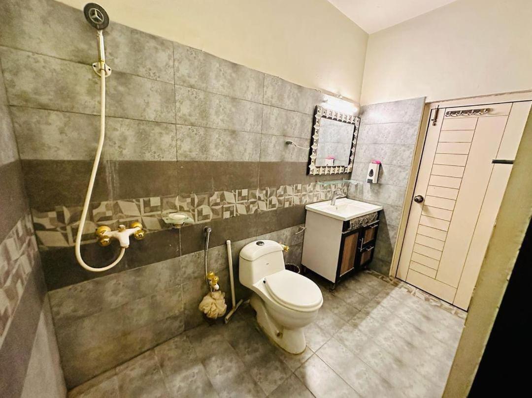 Islamabad Guest House ภายนอก รูปภาพ